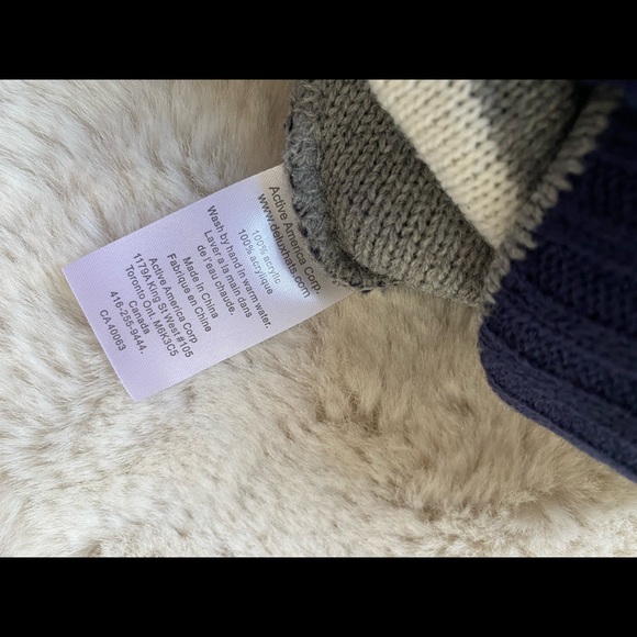 DeLux Hung Over Toque - Picture 4 of 7